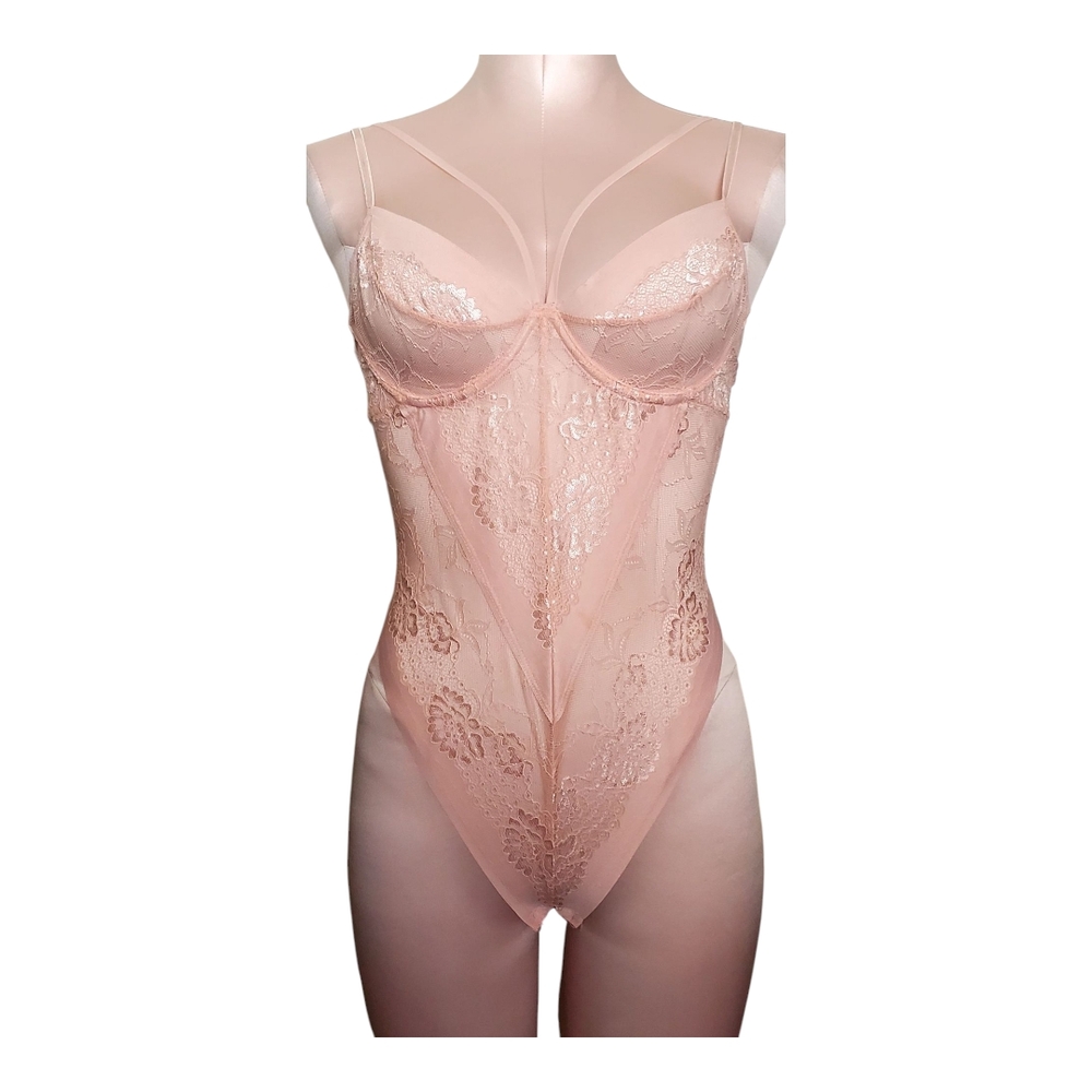 Elegant Lace Bodysuit in Blush Pink